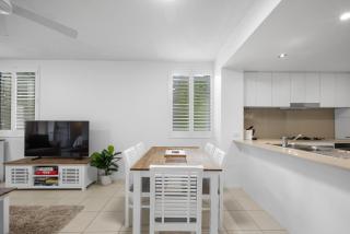 Pool View 3-Bedroom Oasis in Drift Resort - Casuarina - 1