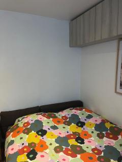 Bed setting room in Galeries Lafayette street - París - 3