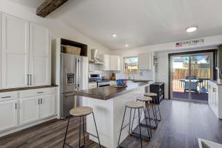 Wild Rose Family Retreat with BBQ & Fire Pit - 9