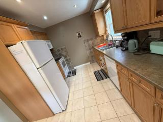 PriceDrop Stays-Best Value in Core Mississauga - 8