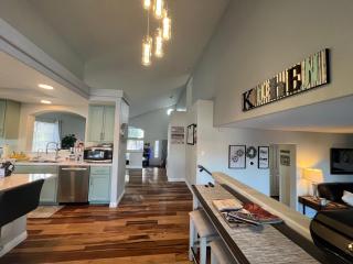 Las Vegas-Henderson, Nevada-Luxury Dream Home, Private Pool & Spa, sleeps 16 - 8