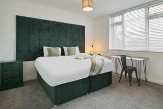The Emerald - 6 Beds - Contractors - Free Parking - Bristol - 9
