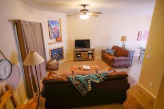 Lovely Townhome Peaceful Surroundings Hiking Hot Tub - Kanab - 8