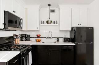 Beachside 1BR Haven Near Ocean & Outdoor Space - San Diego - 4
