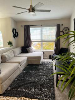 Charming 3 bedroom house with deck in awesome Elsmere - 1