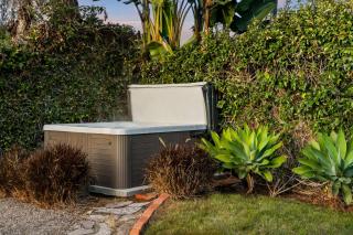 Cozy Coastal Stay Hot Tub & Putting Green - 4