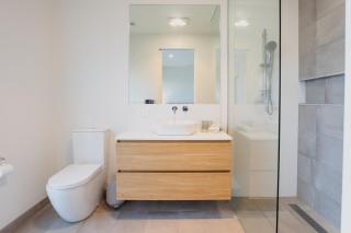 Luxury Avenue Retreat-Sleeps 8, Fireplace, Central, Garage, 4 bedroom, 2 bathroom, BBQ - Ocean Grove - 9