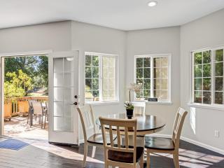 Charming Spacious 3 BD 2,5BA House in Peaceful Setting - Sonoma - 5