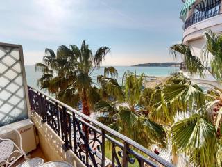 Studio rénové avec balcon et garage en plein cœur de Menton - FR-1-196-375 - 0