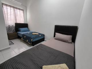 Putera Indah Homestay Batu Pahat 13 pax by Ngio - 5