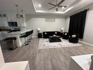 Doho-Enterprise Villa - Weslaco - 1