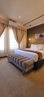 LIVE-INN LUXURY SUITES - 7