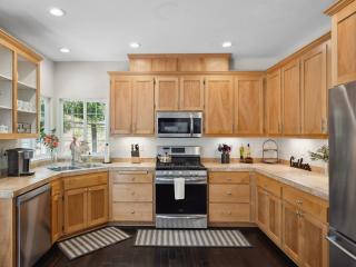 Charming Spacious 3 BD 2,5BA House in Peaceful Setting - Sonoma - 9