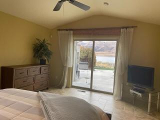 Welcome to the River Rock Retreat! - - 6