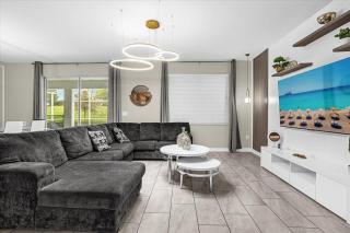 9052SD Newly Furnished 9BR Villa Steps from Clubhouse - Davenport - 5