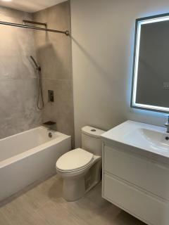 Elegant Naples Escape with Heated Pool, Sauna, Tennis & Pickleball 3 mls to Beach - Naples - 8