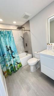 Elegant Naples Escape with Heated Pool, Sauna, Tennis & Pickleball 3 mls to Beach - Naples - 3