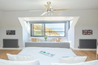 UPPER BEACH HOUSE - 3