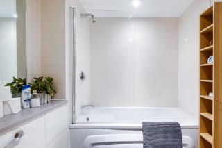 Thai Suite 28 Nights with Pool table and FreePark - Birmingham - 5