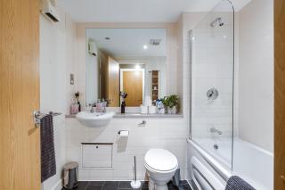 Thai Suite 28 Nights with Pool table and FreePark - Birmingham - 6