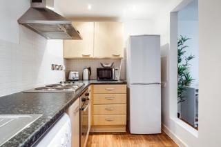 Thai Suite 28 Nights with Pool table and FreePark - Birmingham - 2