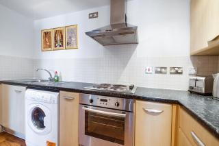 Thai Suite 28 Nights with Pool table and FreePark - Birmingham - 3