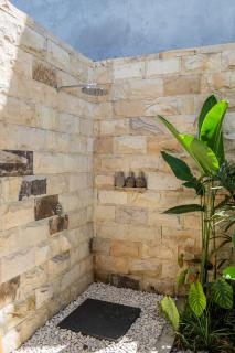 Tropicool Villa - Brand New 5BR Villa near Canggu - 8