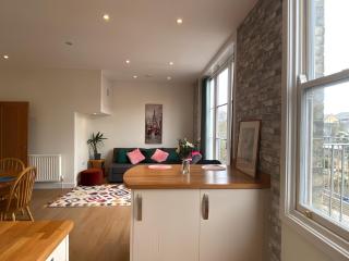 Expert Stays Central Apartment with Parking - Cambridge - 7