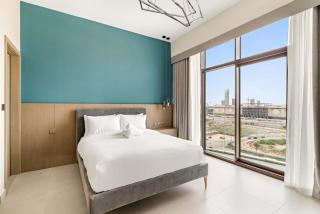 Luxurious Stay in JVC with Rooftop Pool & Gym - 4