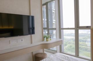 Japandi Style One-Bedroom Apartment Gold Coast PIK - Jakarta - 5