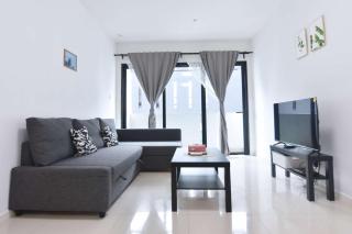 Chic Suasana JB Suite Cozy Stay with Balcony - Johor Bahru - 0