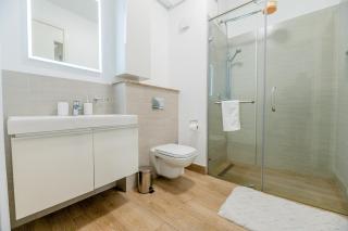 Chic 2-Bedroom with Pool and Gym - Nairobi - 6