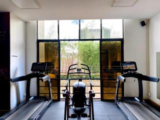 Chic 2-Bedroom with Pool and Gym - Nairobi - 5