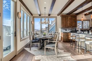 311 Ontario Mountain Majesty home - 3