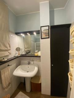 Sun Lake House and Hill - 3