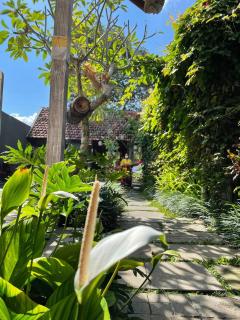 Tuwi Villa Ubud by Prasi - Ubud - 8