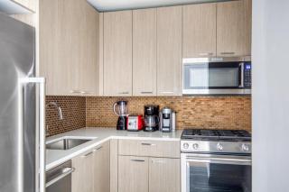 Tribeca Studio w City views Gym Pool NYC-110 - 4