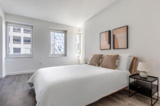 Midtown West 2br w elevator gym nr park NYC-1393 - 1