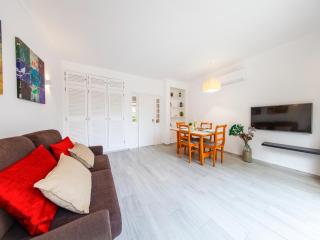 Charming 1-Bed Apt w A C, WiFi - Quarteira - 2