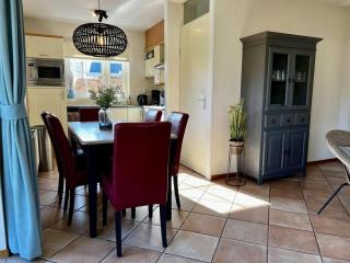Holiday home by the nature reserves - Sint Maartenszee - 8