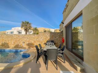 Villa Fieldend - Gozo Holiday Home - Għarb - 4