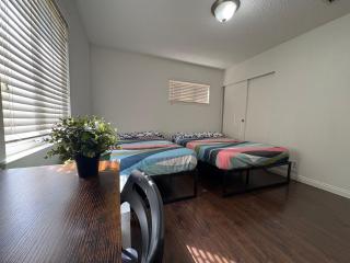 The Disney Hostel - West Fullerton - Fullerton - 7