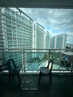 Beach Condo at Azure Urban Resort with SmartTV - Manila - 1
