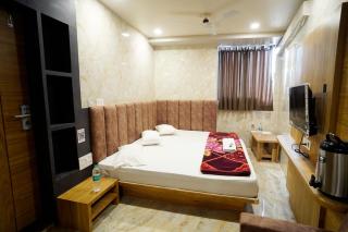 Hotel New Sundaram 150 Mtrs from Dargah - 6