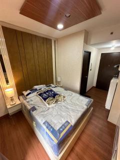 Queen Apartement transpark cibubur - 1