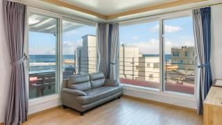 Gangneung Glad Pension - 8