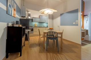 Cozy ThreeRoom Apartment In The Heart Of Bologna - Bolonia - 2