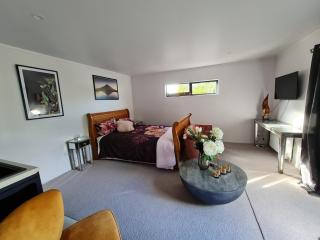 Tranquil Guest Suite New Plymouth - 9
