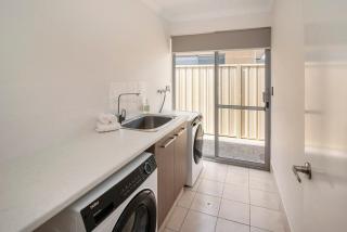 Minutes from Town and the Beach - Busselton - 2