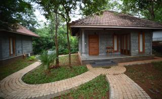 Hortus Malabaricus Resort - Cheruthuruthi - 4